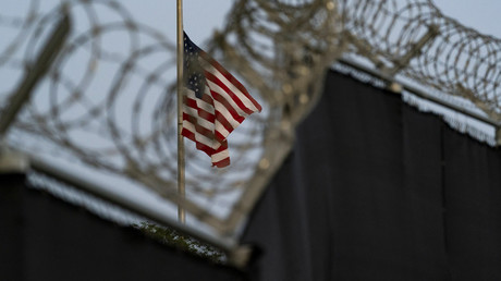 Un drapeau américain devant la base militaire de Guantanamo (image d'illustration).