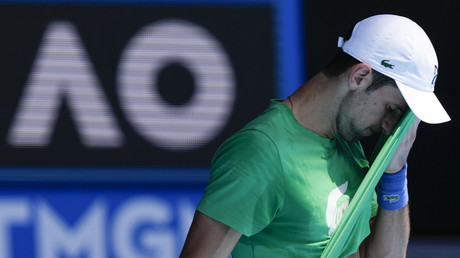Novak Djokovic, s'entraîne sur la Margaret Court Arena avant le championnat de tennis de l'Open d'Australie à Melbourne, en Australie, jeudi 13 janvier 2022 (image d'illustration).