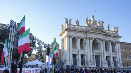 Manifestants opposés à la politique sanitaire du gouvernement à Rome le 15 janvier 2022
