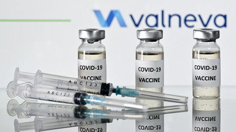 Des flacons du vaccin Valneva.