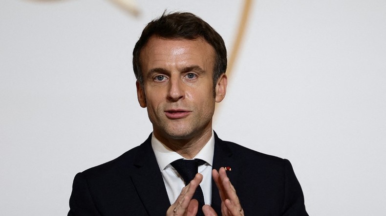 Emmanuel Macron lors d'une conférence de presse à l'Elysée le 1er février 2022