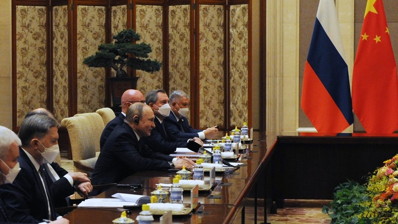 Les relations sino-russes ont «acquis un caractère vraiment sans précédent», selon Vladimir Poutine