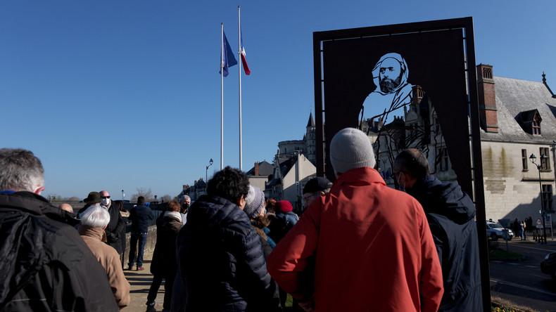 La sculpture en hommage à l'émir Abdelkader, intitulée «Passage Abdelkader»