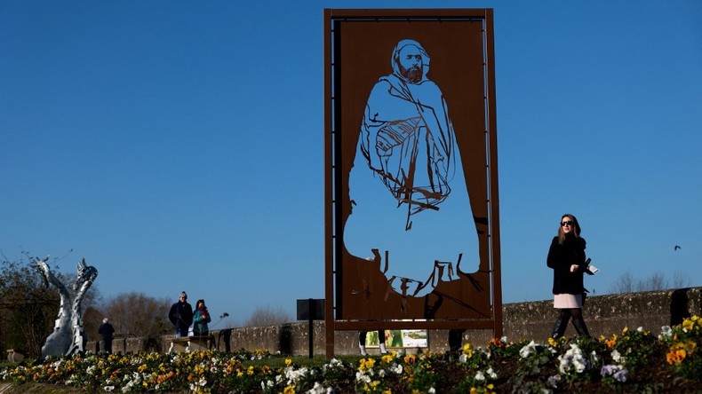 Sculpture en hommage au héros national algérien, l'émir Abdelkader, intitulée, créée par l'artiste Michel Audiard, à Amboise, le 5 février 2022