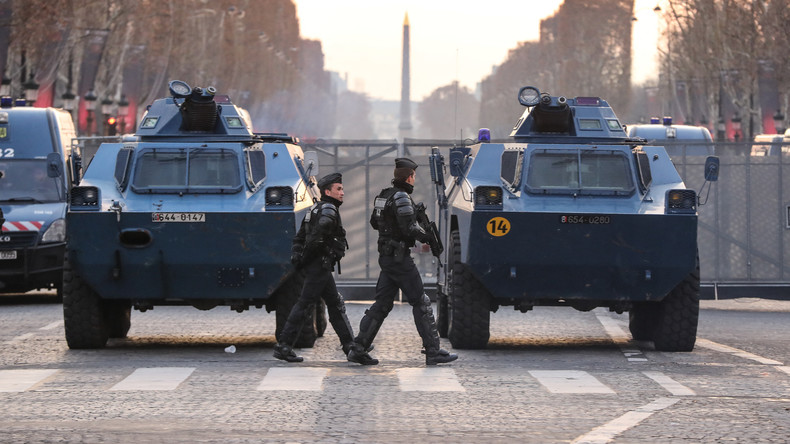 Convoi de la liberté à Paris : des blindés et des tracteurs spéciaux déployés par la préfecture