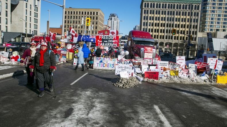convoi liberté, Covid-19, Canada, banques