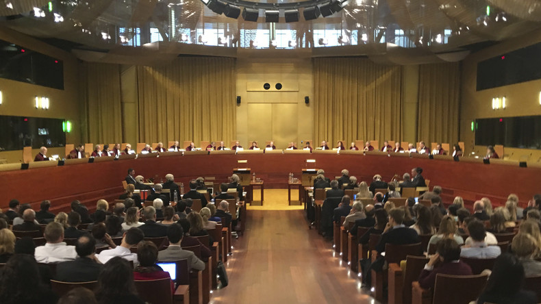 Des juges président une audience à la Cour européenne de justice de Luxembourg le 27 novembre 2018.