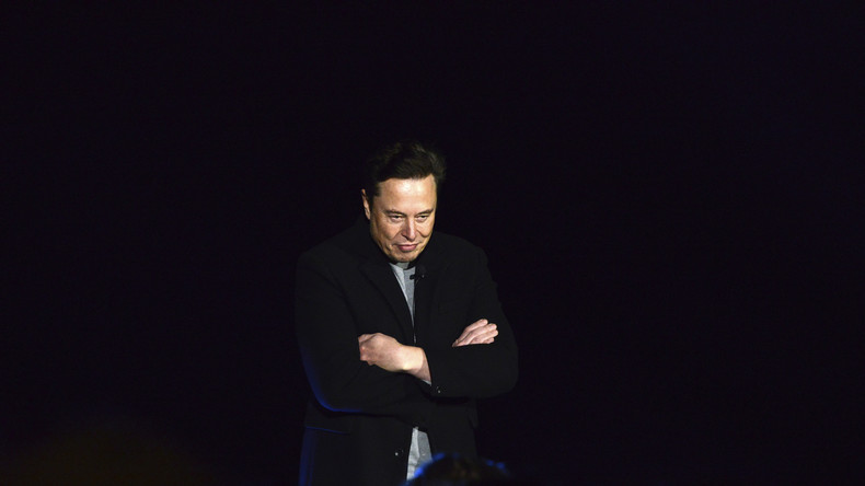 Elon Musk crée la polémique en comparant Justin Trudeau à Adolf Hitler