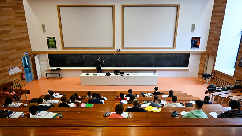 Vidéo d'une musulmane priant dans une salle de cours : l'université de Reims ouvre une enquête