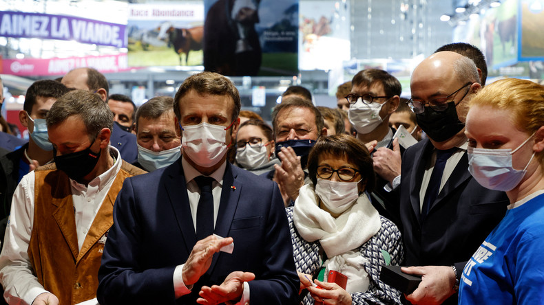 Emmanuel Macron au salon de l'Agriculture de Paris, le 26 février 2022.