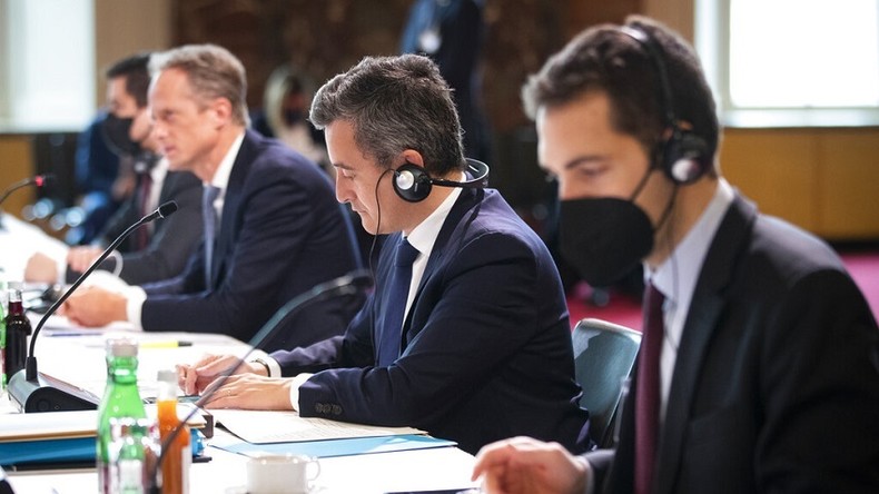 Gérald Darmanin, lors d'une conférence à Vienne le 22 février 2022