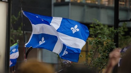 Un drapeau québécois à Montréal (Canada). (Image d'illustration)