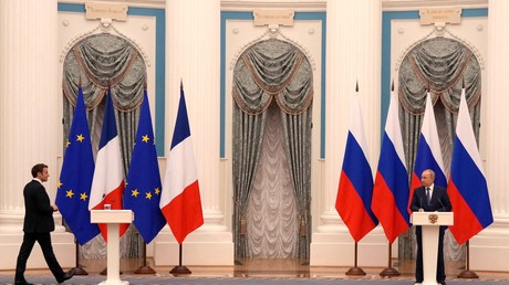Emmanuel Macron et Vladimir Poutine tiennent une conférence de presse conjointe, le 7 février à Moscou.