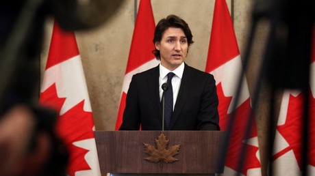 Le premier ministre du Canada Justin Trudeau s'entretient avec des journalistes lors d'une conférence de presse à Ottawa le 11 février 2022 (image d'illustration).