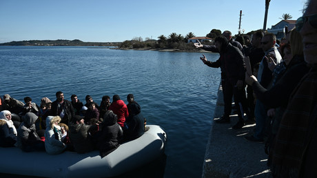 Des migrants arrivent à Lesbos, en mars 2020 (image d'illustration).