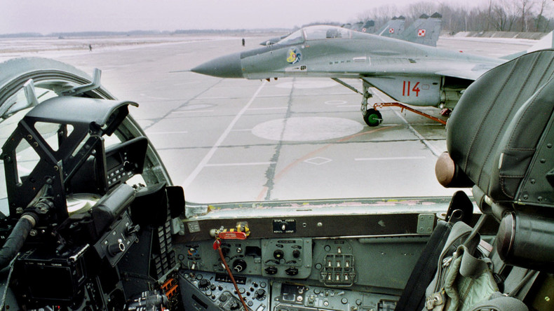 Des MiG-29 de l'armée de l'air polonaise sur la base aérienne de Minsk Mazowiecki