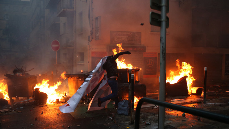 Corse : une nouvelle manifestation en soutien à Yvan Colonna dégénère (IMAGES)