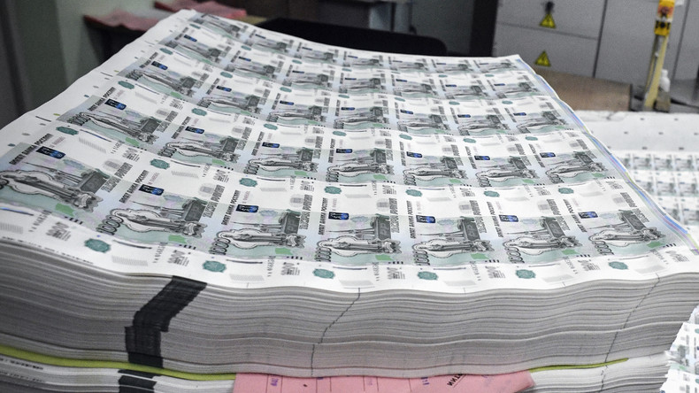 Des billets de roubles, à Moscou, le 11 juillet 2019.