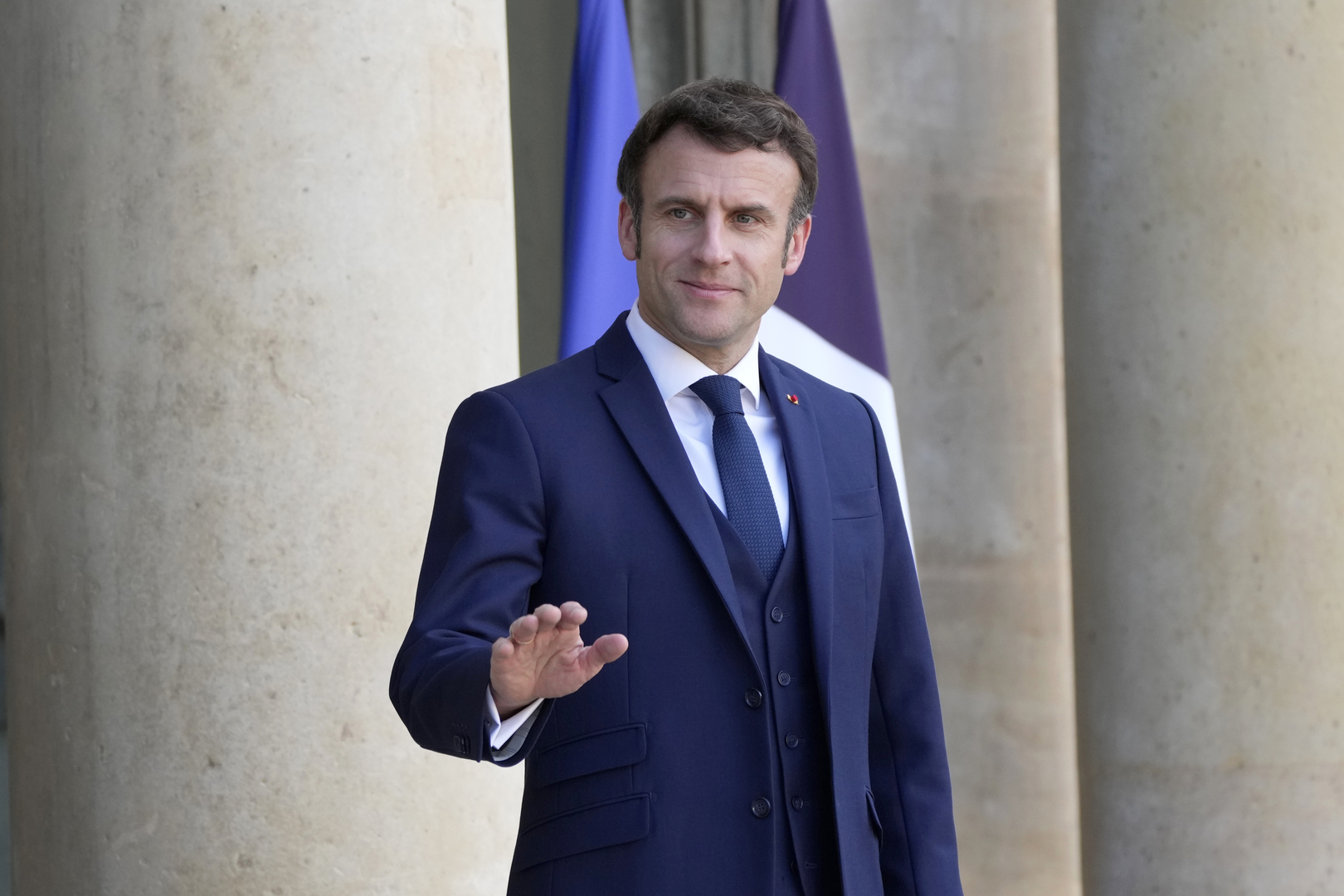 Муж премьер министра франции. Эммануэль Макрон. Эммануэль Макрон 2022.