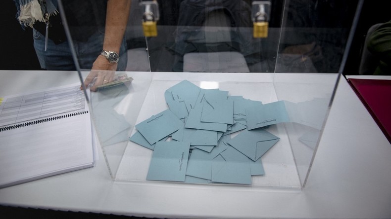 Cliché pris lors de l'organisation du premier tour de l'élection présidentielle française à Montréal au Canada