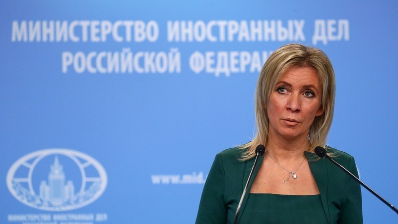La porte-parole de la diplomatie russe Maria Zakharova s'adresse à la presse, le 17 novembre 2021.