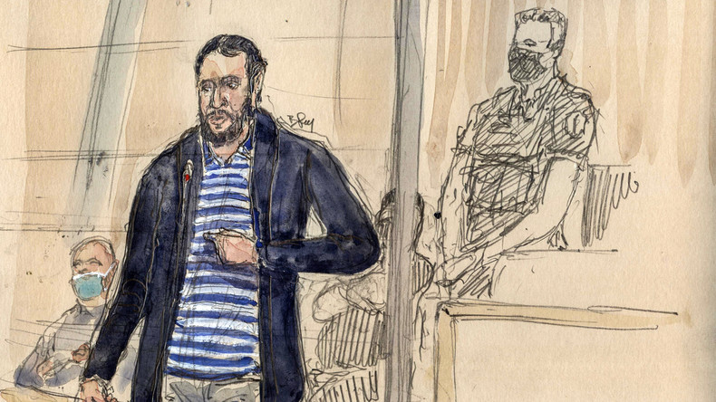 Le croquis d'audience réalisé le 13 avril 2022 montre le Salah Abdeslam lors du procès des attentats du 13-Novembre