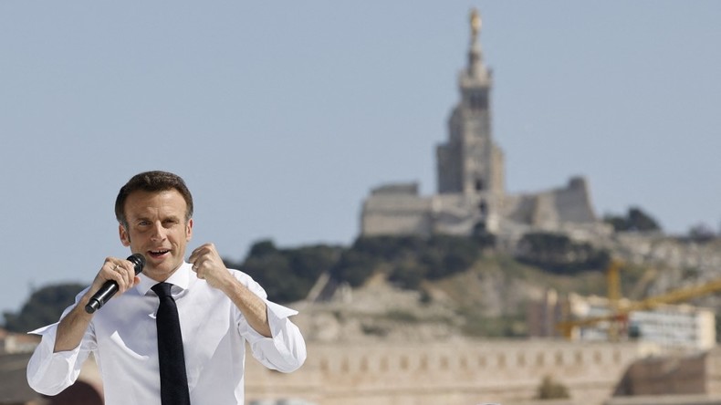 Emmanuel Macron lors de son meeting à Marseille le 16 avril 2022.
