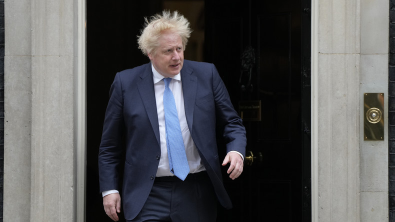 Le Premier ministre britannique Boris Johnson devant le 10 Downing Street à Londres, le19 avril 2022.
