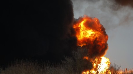 L'incendie sur le dépôt pétrolier de Belgorod, en Russie.
