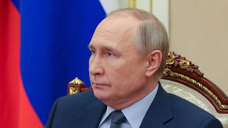 Poutine estime que l'UE pourrait inciter l’Ukraine à mettre fin aux bombardements du Donbass