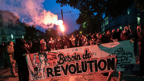 Plusieurs manifestations ont suivi l'annonce de la réélection d'Emmanuel Macron à la présidence de la République, dans la soirée du 24 avril 2022.