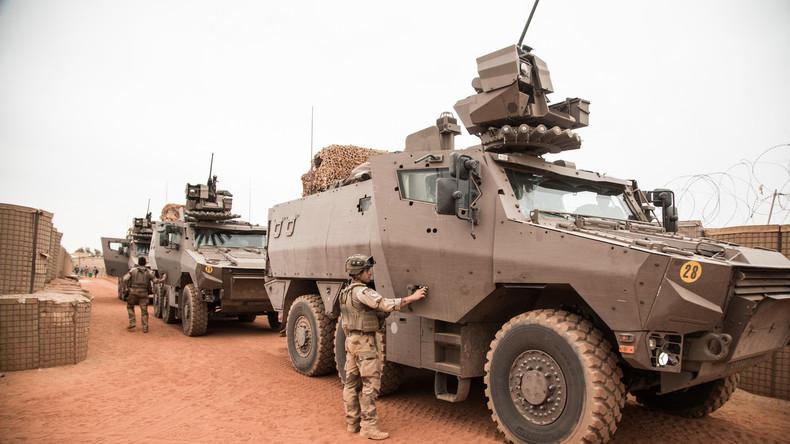 Des véhicules blindés Griffon de l'opération Barkhane, au Mali le 14 décembre 2021.