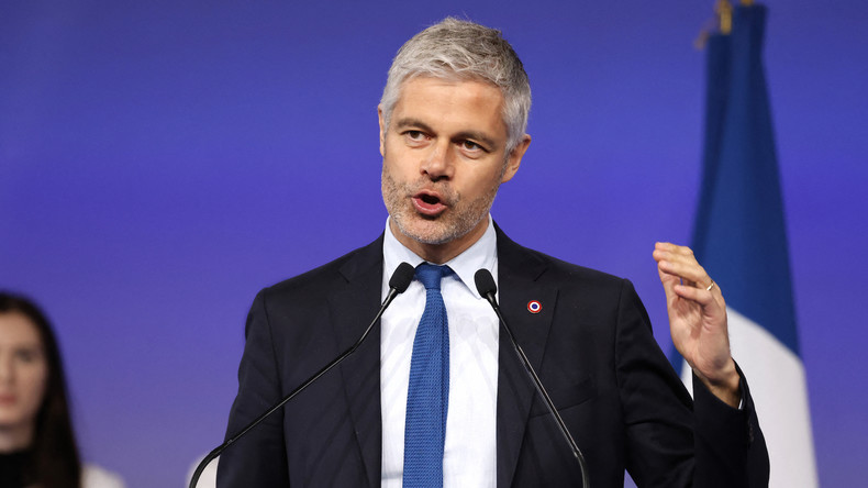 Laurent Wauquiez, prononce un discours à Paris, le 3 avril 2022