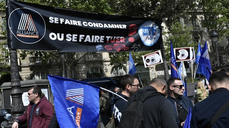 «Syndicat factieux» : Alliance Police porte plainte en diffamation contre Jean-Luc Mélenchon