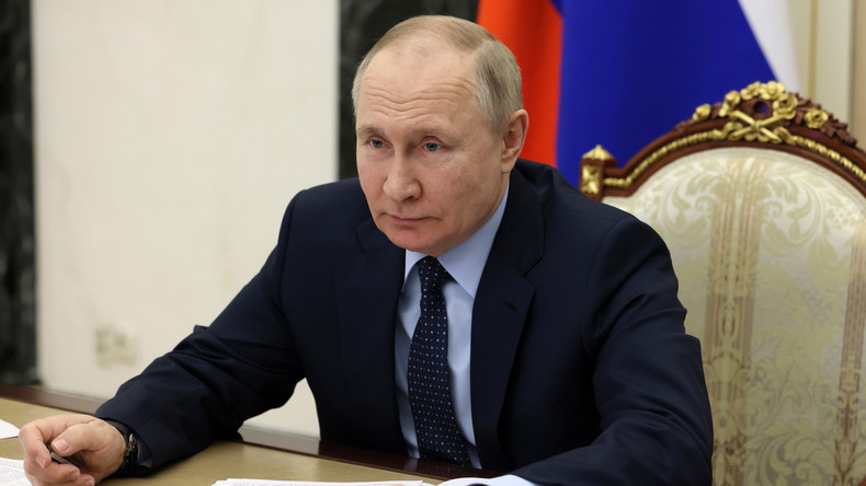 Sanctions économiques : Poutine préside une réunion avec des membres du gouvernement