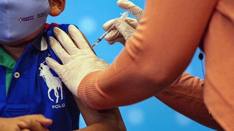 Pfizer affirme que son vaccin est sûr et efficace pour les moins de 5 ans avec trois doses
