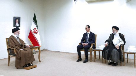 Bachar al-Assad rencontre le guide suprême et le président iranien lors de sa visite à Téhéran