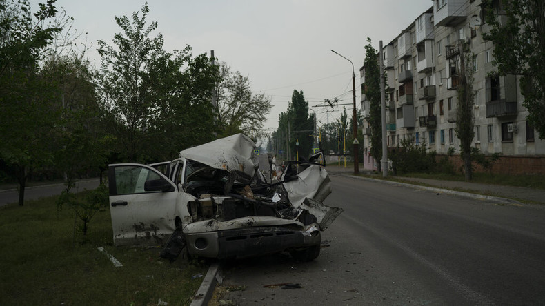 Donbass : deux journalistes de l'agence Reuters blessés dans une frappe ciblée, leur chauffeur tué