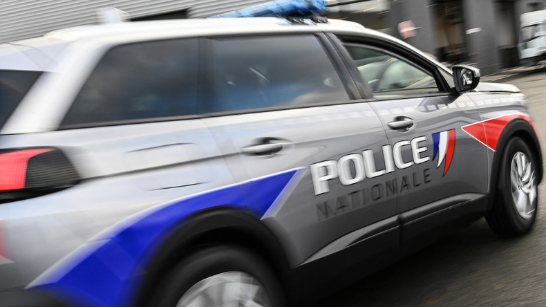 Strasbourg : le mari d'une candidate LR violemment agressé alors qu'il collait des affiches