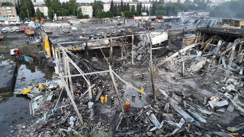 Krementchouk : accusée de «crime de guerre», la Russie affirme avoir frappé un dépôt d'armes