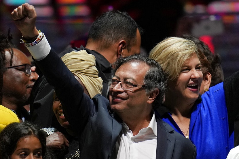 Qui est Gustavo Petro, premier président de gauche de la Colombie ?