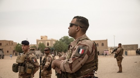 Des soldats de la force Barkhane patrouillent à Tombouctou (Mali) en décembre 2021 (image d'illustration).