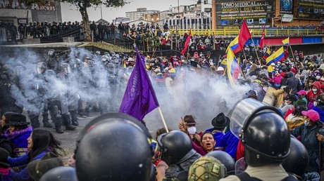 Des manifestants font face à la police à Quito, la capitale de l'Equateur, le 23 juin 2022 (image d'illustration).