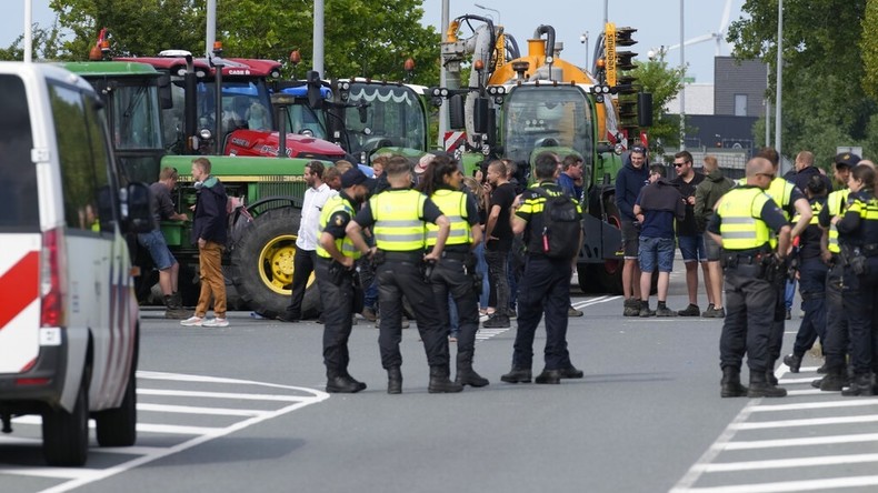 Pays-Bas : la police ouvre le feu lors d'une manifestation d'agriculteurs, une enquête ouverte