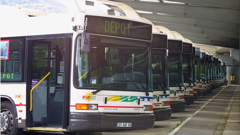 Les 206 bus de Nice sont restés au dépôt de la ville, le 12 avril 2001