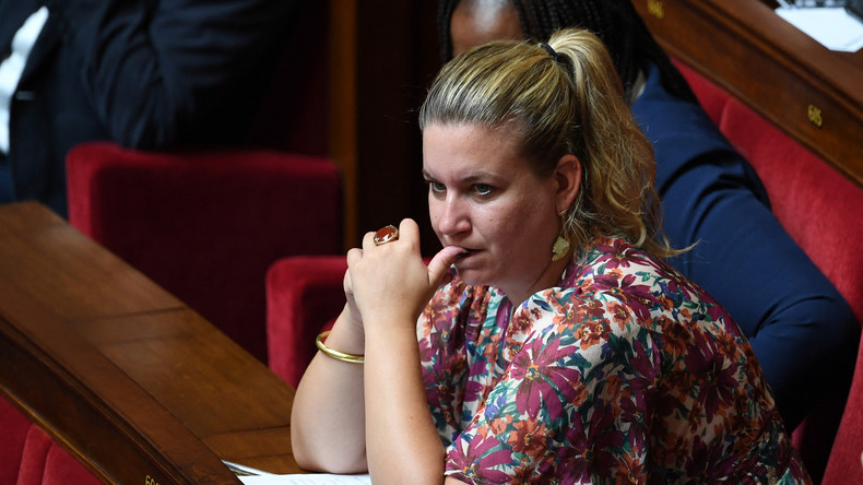 Vel d'Hiv : Panot assume son tweet et dément avoir comparé Macron à Pétain