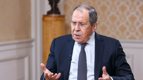 Ukraine: pour Lavrov, les Anglo-Saxons poussent à une «véritable guerre» entre l'Europe et la Russie