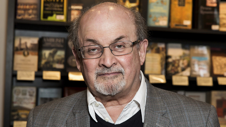 L'auteur des Versets sataniques Salman Rushdie poignardé lors d'une conférence près de New York