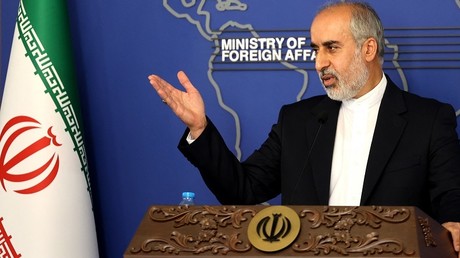 Le porte-parole du ministère iranien des Affaires étrangères Nasser Kanani au cours d'une conférence de presse tenue le 1er août 2022.
