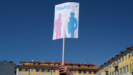 Des manifestants participant à la Journée internationale de la visibilité transgenre à Nice, le 31 mars 2021 (image d'illustration).